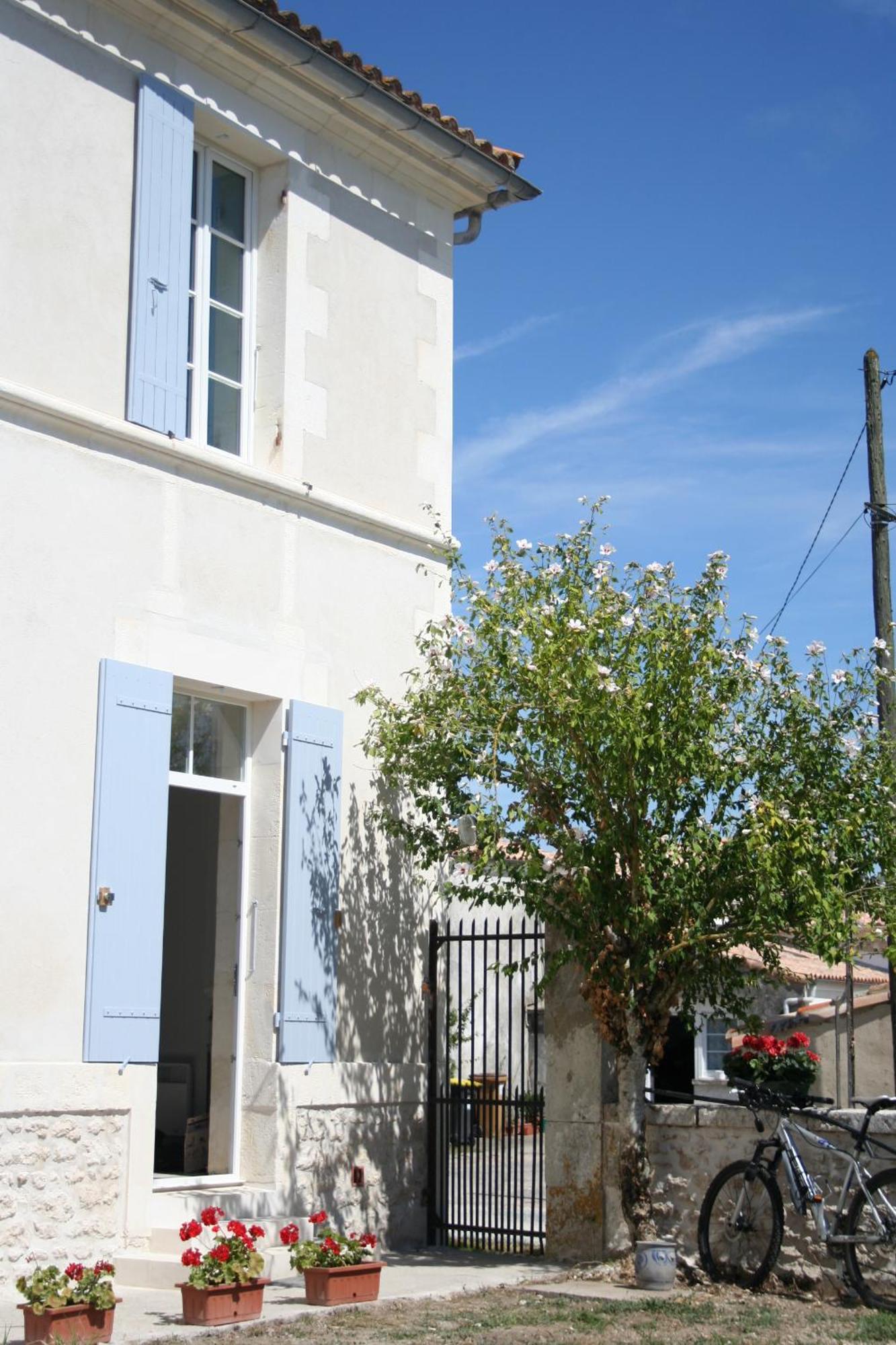 Maison d'hôtes Le Domaine Des Aguins à Saujon Extérieur photo