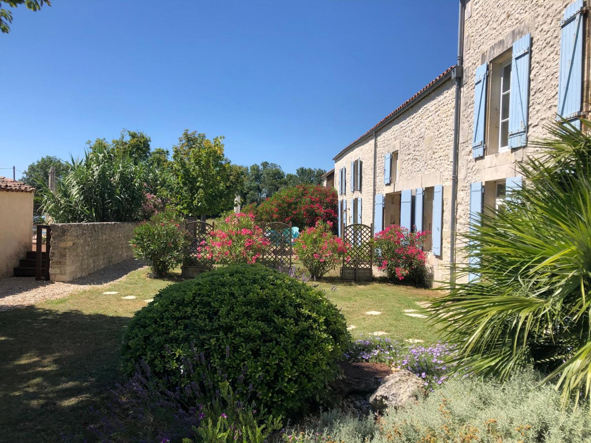 Maison d'hôtes Le Domaine Des Aguins à Saujon Extérieur photo
